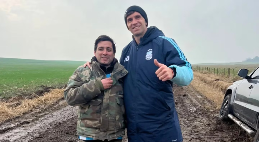 El Dibu Martínez quedó varado por un problema con su camioneta y tuvo un gran gesto con quienes lo asistieron